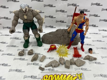 DC Icons Superman VS Doomsday Online